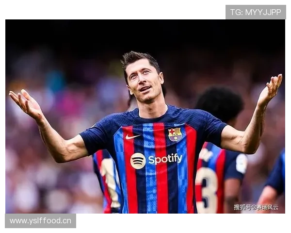 莱万多夫斯基巴萨生涯表现稳健，传奇地位逐步确立