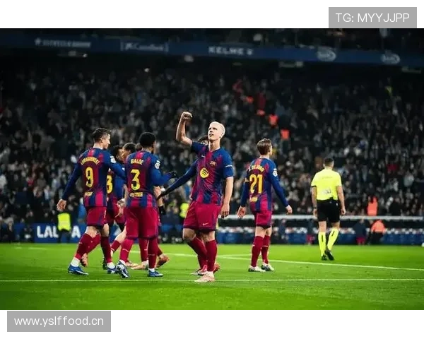 巴萨节奏混乱,中场断裂问题加剧,赛季稳定性面临考验 巴萨节奏混乱,中场断裂问题加剧,赛季稳定性面临考验