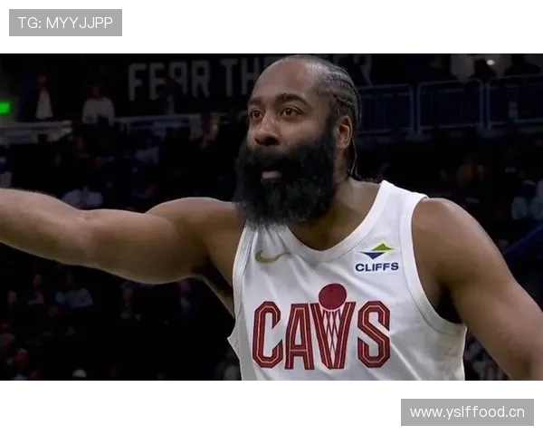 哈登无球跑动提升进攻效率 超越利拉德成为队内得分利器